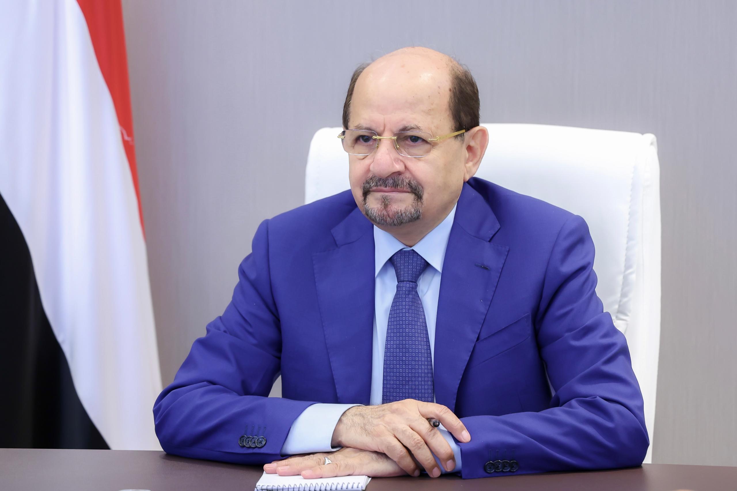 رئيس الوزراء يبحث مع السفير الأمريكي تطورات الأوضاع ودعم جهود الحكومة