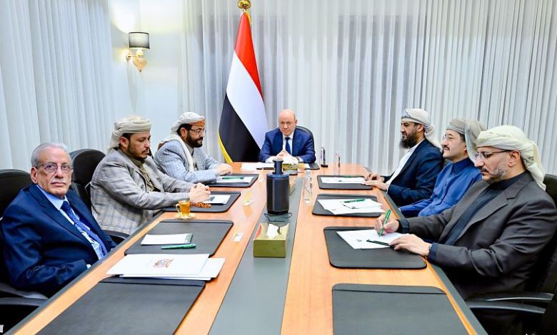 مجلس القيادة يؤكد دعمه الكامل للبرنامج الحكومي ويشدد على رفع الجاهزية في مواجهة متغيرات المرحلة